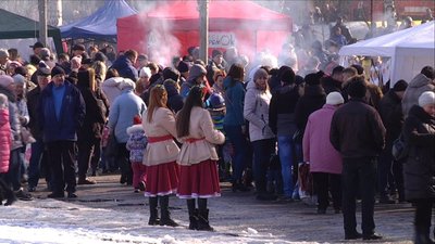 Святкувати Масляну у Сумах прийшли півтори тисячі людей Святкувати Масляну у Сумах прийшли півтори тисячі людей