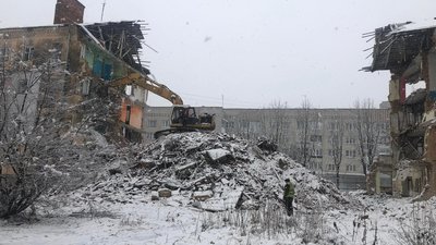 У Дрогобичі почали демонтувати будинок, де понад два роки тому обвалився під’їзд У Дрогобичі почали демонтувати будинок, де понад два роки тому обвалився під’їзд