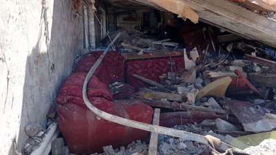 "Я здивована як я вижила". Що відбувається на місці ракетного удару по передмістю Дніпра та що кажуть очевидці "Я здивована як я вижила". Що відбувається на місці ракетного удару по передмістю Дніпра та що кажуть очевидці