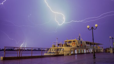 Щоб сфотографувати блискавку потрібна удача: черкаський фотограф про небезпечне хобі Щоб сфотографувати блискавку потрібна удача: черкаський фотограф про небезпечне хобі