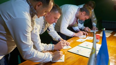 У Франківську погасили марку "Вільні, Незламні, Непереможні" У Франківську погасили марку "Вільні, Незламні, Непереможні"