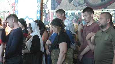 У Житомирі попрощалися з військовим Максимом Дойничком, який загинув у боях за Україну У Житомирі попрощалися з військовим Максимом Дойничком, який загинув у боях за Україну