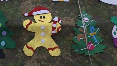 З пікселя та іграшок. В Івано-Франківську засяяла оновлена "Ялинка Перемоги" З пікселя та іграшок. В Івано-Франківську засяяла оновлена "Ялинка Перемоги"