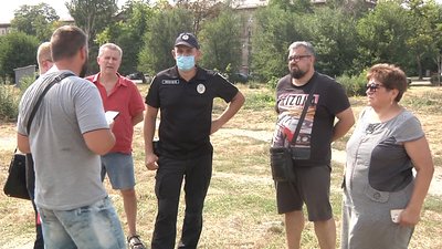 У сквері Яланського вкотре спиляли дерева У сквері Яланського вкотре спиляли дерева