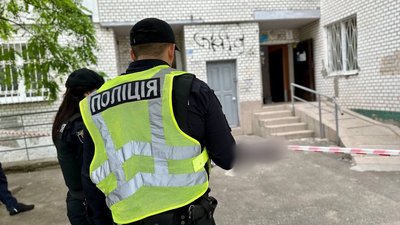 Самогубство в Одесі, напад чоловіка на дружину та доньку в Одесі