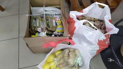 Раз на місяць миколаївські волонтери відправляють гуманітарну допомогу військовослужбовцям Раз на місяць миколаївські волонтери відправляють гуманітарну допомогу військовослужбовцям