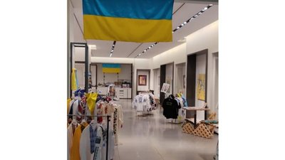 Вишиванка для королеви. Як прикарпатка популяризує український стрій в Іспанії та допомагає під час війни