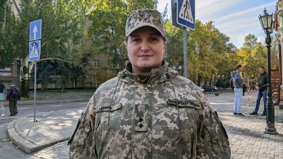Військовослужбовці артилерійської бригади прокрокували миколаївськими вулицями Військовослужбовці артилерійської бригади прокрокували миколаївськими вулицями