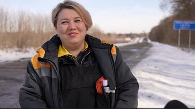 "Поштові історії з прикордоння": як на Сумщині працює бойове відділення "Укрпошти" "Поштові історії з прикордоння": як на Сумщині працює бойове відділення "Укрпошти"