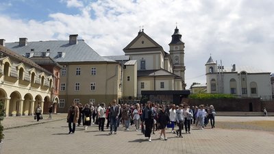 З історіями, легендами та жартами. Як у Франківську проводять безкоштовні екскурсії З історіями, легендами та жартами. Як у Франківську проводять безкоштовні екскурсії