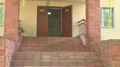Переобладнали спортивну залу: в одному з вінницьких коледжів з'явилось укриття Переобладнали спортивну залу: в одному з вінницьких коледжів з'явилось укриття