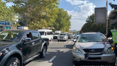 У Миколаєві на пішохідному переході водій за кермом Lexus збив двох людей