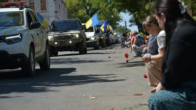 Прощання з військовим Олегом Нежлукченком на Миколаївщині