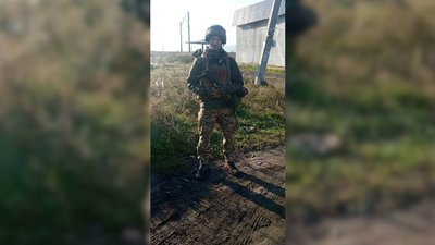 Не міг сидіти вдома, коли в Україні таке коїться: у Чернігові попрощалися з загиблим бійцем Не міг сидіти вдома, коли в Україні таке коїться: у Чернігові попрощалися з загиблим бійцем