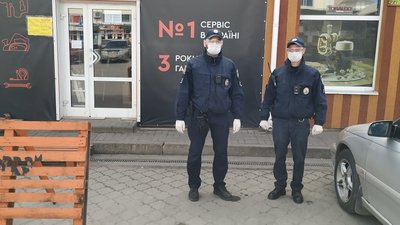 Волинські поліцейські перевіряли чи закрилися на карантин магазини обласного центру Волинські поліцейські перевіряли чи закрилися на карантин магазини обласного центру