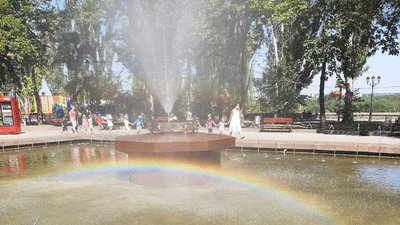 У Миколаєві проводять очистку фонтанів. Їх планують запустити 1 травня У Миколаєві проводять очистку фонтанів. Їх планують запустити 1 травня
