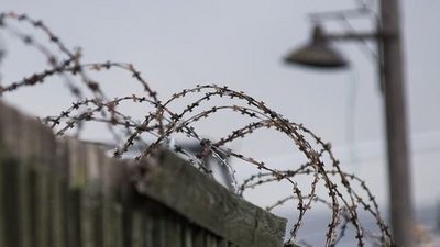 У тимчасово окупованому Херсоні військові РФ хочуть дати ув’язненим зброю і змусити їх воювати з ЗСУ — Денісова