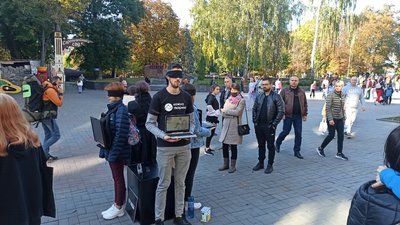 "Відкрий очі". У Вінниці пройшла акція на підтримку веганства "Відкрий очі". У Вінниці пройшла акція на підтримку веганства