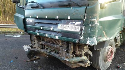 На Вінниччині в аварії за участю легковика та вантажівки загинули дві людини На Вінниччині в аварії за участю легковика та вантажівки загинули дві людини