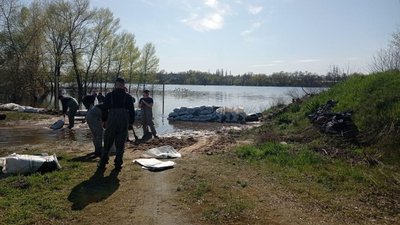 У Світловодську на Кіровоградщині відновили греблю, яка має перешкодити воді з Кременчуцького водосховища У Світловодську на Кіровоградщині відновили греблю, яка має перешкодити воді з Кременчуцького водосховища