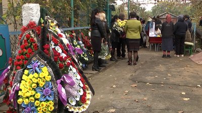 Херсонщина попрощалася із морпіхом, який загинув в зоні ООС Херсонщина попрощалася із морпіхом, який загинув в зоні ООС