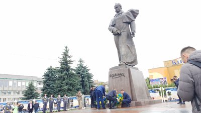 У Рівному стартувала хода до Дня Незалежності У Рівному стартувала хода до Дня Незалежності