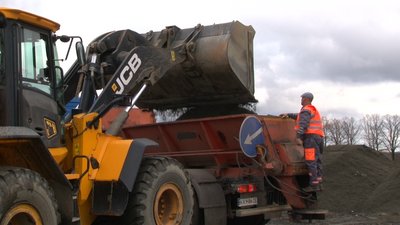 На Черкащині готуються до прибирання доріг у зимові негоди На Черкащині готуються до прибирання доріг у зимові негоди
