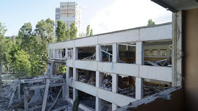 Внаслідок російського обстрілу Харкова 2 червня горіла школа: є загибла та поранений Внаслідок російського обстрілу Харкова 2 червня горіла школа: є загибла та поранений