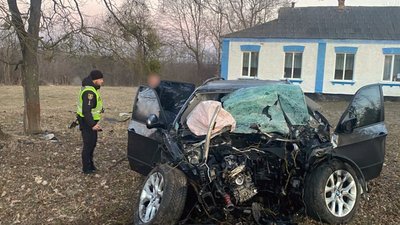 Встановлюють обставини ДТП, у якій одна людина загинула та ще одна травмувалася
