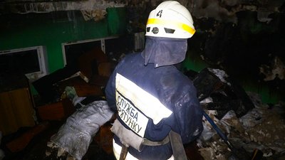 У Дніпрі ліквідували пожежу у багатоповерхівці: горіло сміття на сходовій клітині