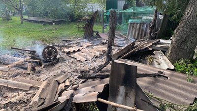 У Дружбі на Сумщині через артобстріл поранена місцева жителька У Дружбі на Сумщині через артобстріл поранена місцева жителька
