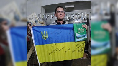 Як волонтер зі Швейцарії допомагає плести маскувальні сітки у Чернівцях