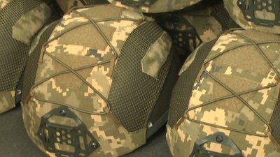 У Хмельницькому для спецпризначенців виготовляють спеціальні шоломи