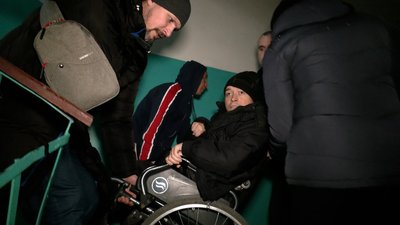 Чернігівець з інвалідністю вперше за три місяці вийшов на вулицю: чому він не полишав квартиру Чернігівець з інвалідністю вперше за три місяці вийшов на вулицю: чому він не полишав квартиру