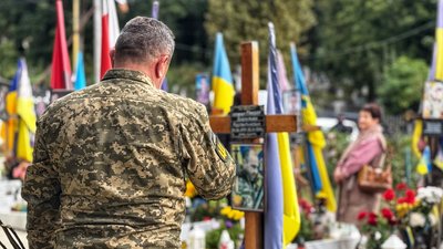 Вшанування полеглих військових на Пагорбі Слави в Ужгороді