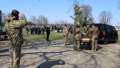 На Закарпатті попрощалися із військовим Каролем Кадашем