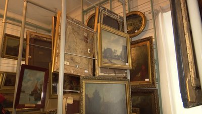 "Картини російських художників рятуємо від їхнього народу": Харківський худмузей після обстрілів "Картини російських художників рятуємо від їхнього народу": Харківський худмузей після обстрілів