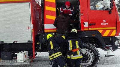 Швидка застрягла в Локачинській громаді через сніг