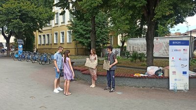 "Розумій та протидій": у Вінниці провели акцію до Всесвітнього дня торгівлі людьми "Розумій та протидій": у Вінниці провели акцію до Всесвітнього дня торгівлі людьми