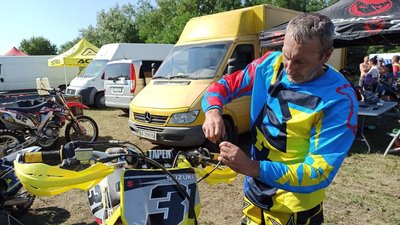 У Бобринці відбувся мотокрос. Один учасник травмувався У Бобринці відбувся мотокрос. Один учасник травмувався