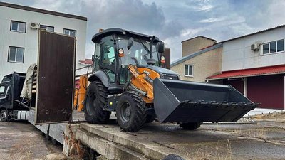 10 волинських громад отримали спецтехніку від USAID 10 волинських громад отримали спецтехніку від USAID
