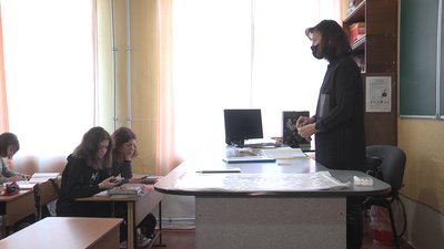 Учні у школах, крамниці відчинились: Донеччина вийшла з локдауну Учні у школах, крамниці відчинились: Донеччина вийшла з локдауну