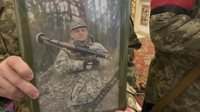 На війні полягли бійці з Полтави Віктор Конюшенко та Сергій Почеп: з ними попрощалися рідні На війні полягли бійці з Полтави Віктор Конюшенко та Сергій Почеп: з ними попрощалися рідні