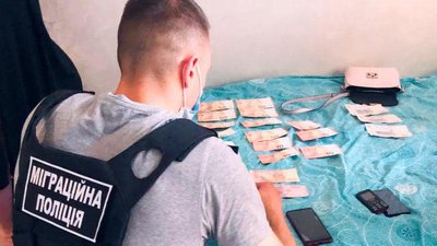 На Прикарпатті впіймали 23-річну сутенерку