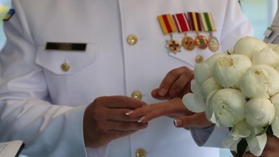 На теплоході та у парадній формі: у Вінниці одружилися військові медики На теплоході та у парадній формі: у Вінниці одружилися військові медики