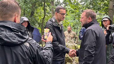 Прем’єр-міністр Польщі Матеуш Моравецький та начальник Тернопільської ОВА Володимир Труш в Пужниках Коропецької громади Прем’єр-міністр Польщі Матеуш Моравецький та начальник Тернопільської ОВА Володимир Труш в Пужниках Коропецької громади