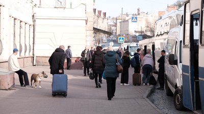У Чернівці прибув евакуаційний потяг з Донеччини У Чернівці прибув евакуаційний потяг з Донеччини