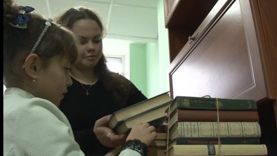 Детективи, романи та енциклопедії надійшли до сільської бібліотеки на Черкащині Детективи, романи та енциклопедії надійшли до сільської бібліотеки на Черкащині