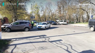 У поліції розповіли подробиці ДТП біля лікарні на Чорновола У поліції розповіли подробиці ДТП біля лікарні на Чорновола