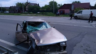 На Житомирщині в автозіткненні травмувався водій – чоловіка госпіталізували